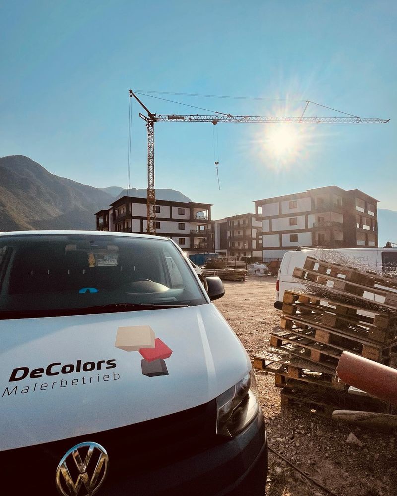 DeColors-Firmenfahrzeug auf der Baustelle – Beitrag auf Instagram